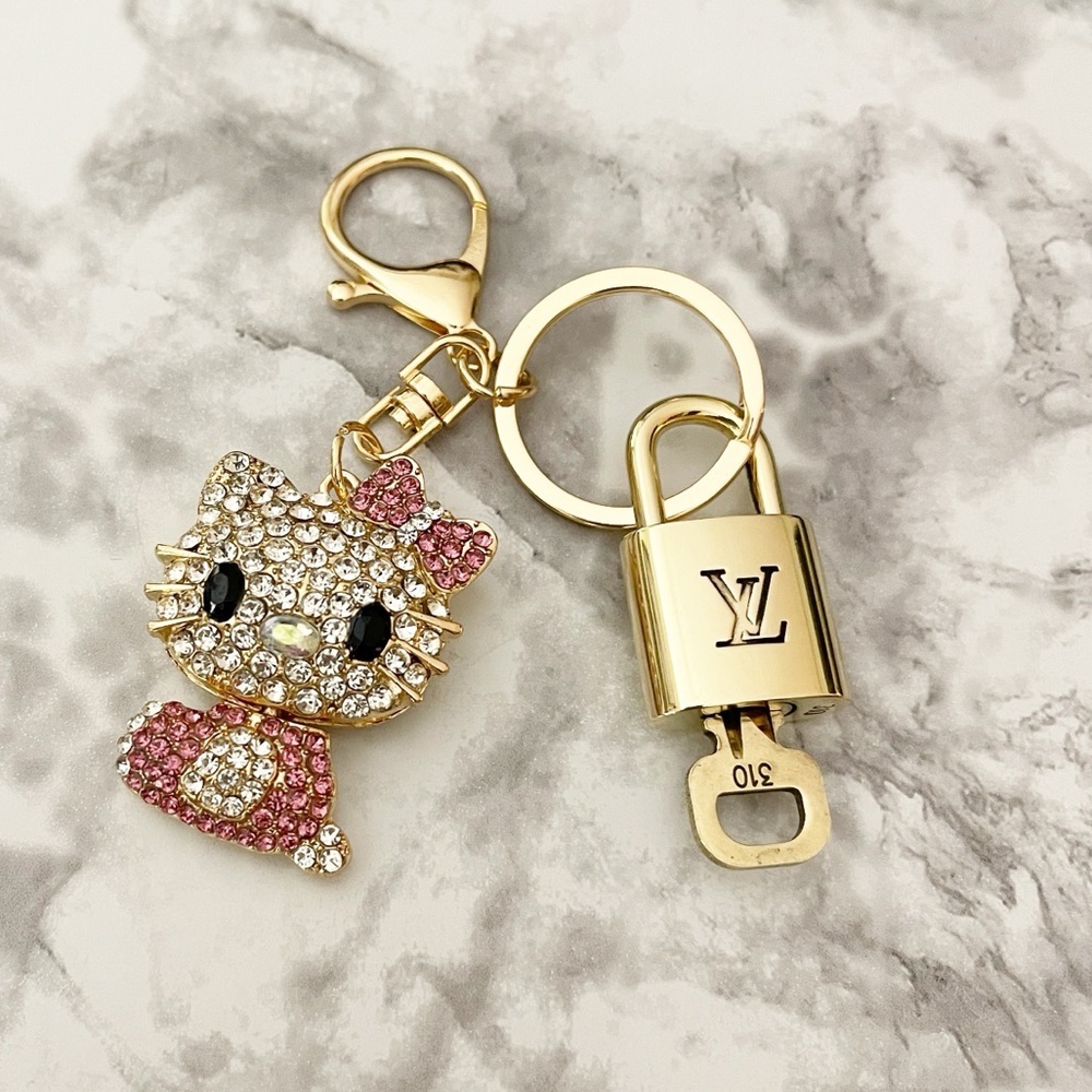 LOUIS VUITTON PadLock & Key #310 with Hello Kitty Key Chain - Picture 2 of 8